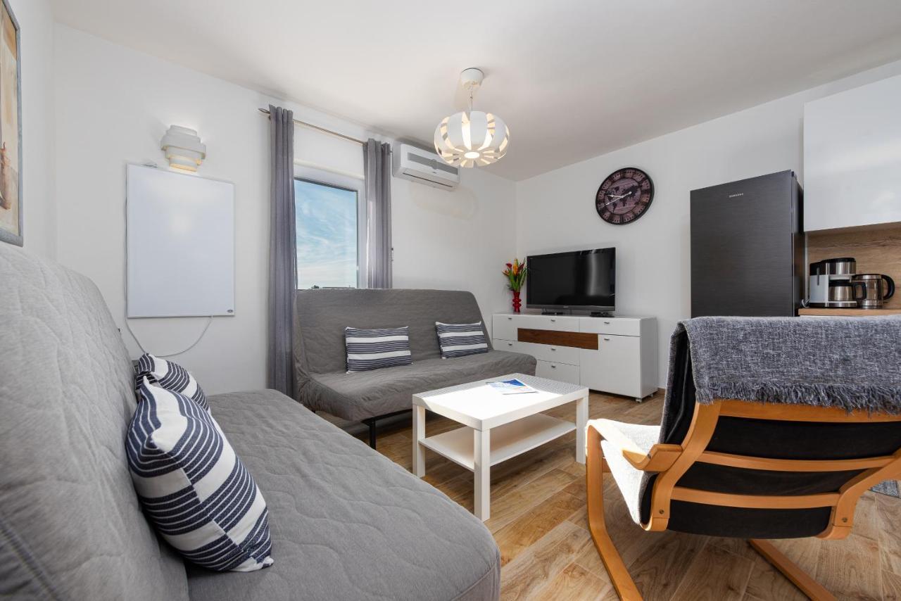 Apartmán Hibiskus App1 Vir Exteriér fotografie