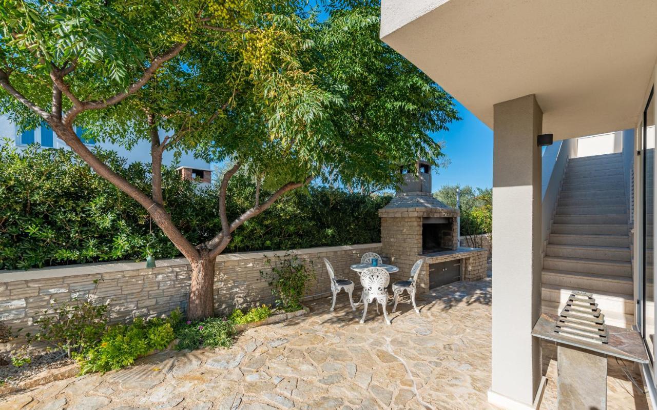 Apartmán Hibiskus App1 Vir Exteriér fotografie