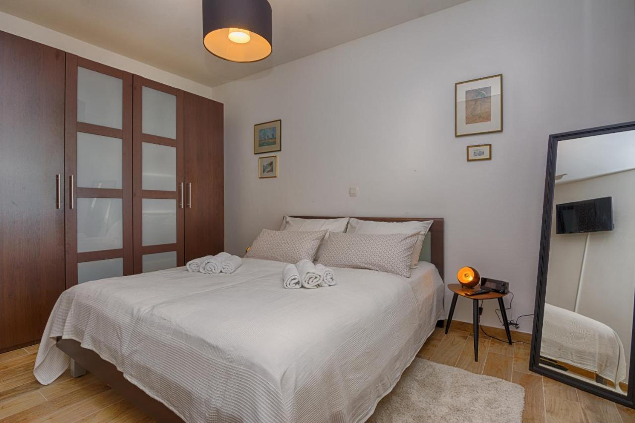 Apartmán Hibiskus App1 Vir Exteriér fotografie